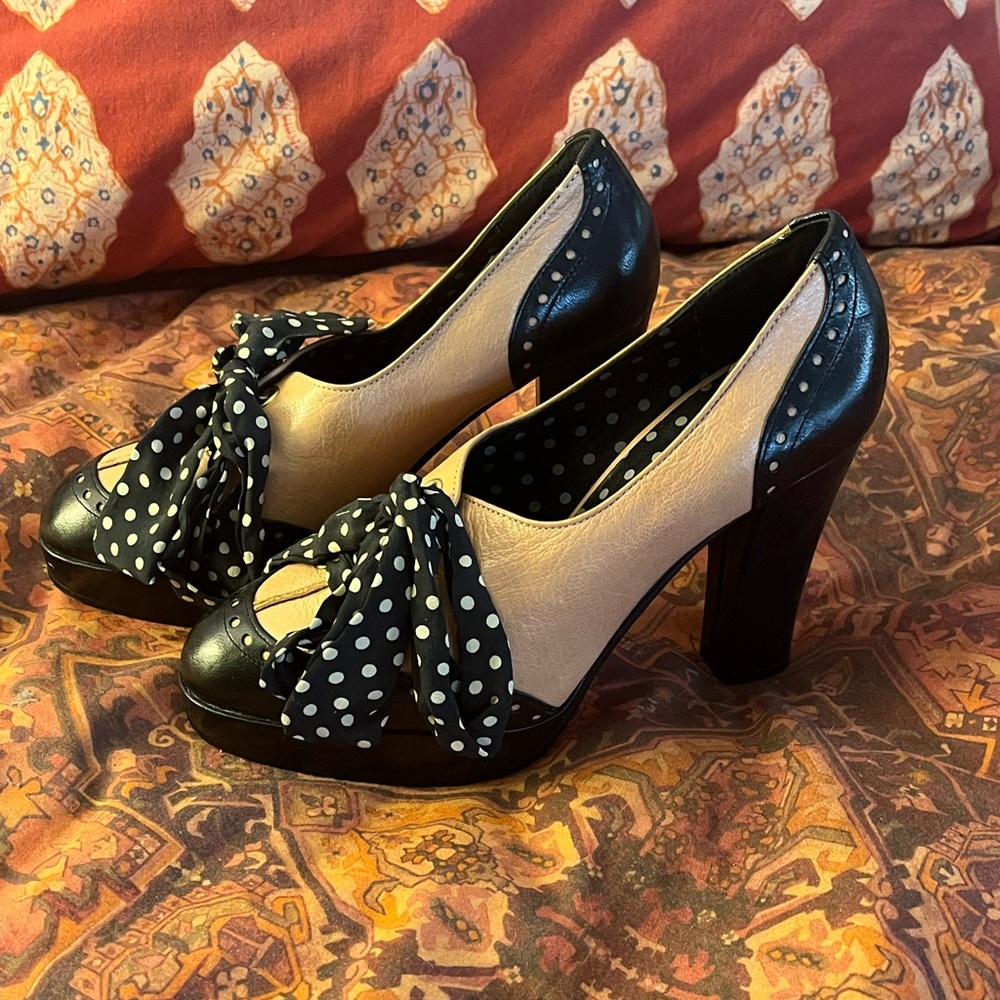 Betsy Johnson heels size 7